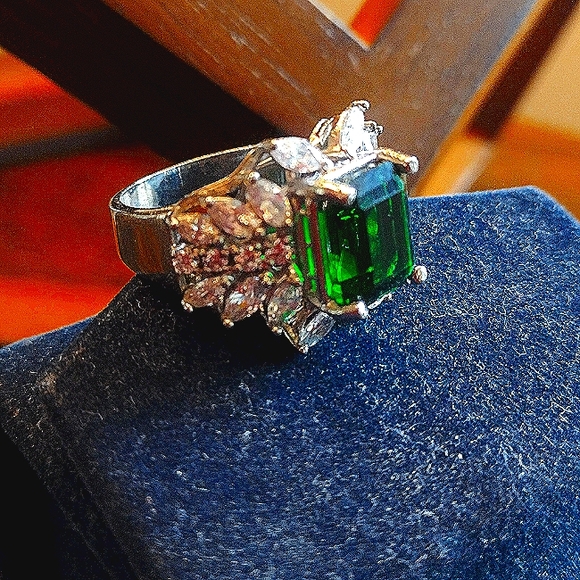 Vintage Synthetic Emerald & Cubic Zirconia 925 Silver Ring - Picture 11 of 12